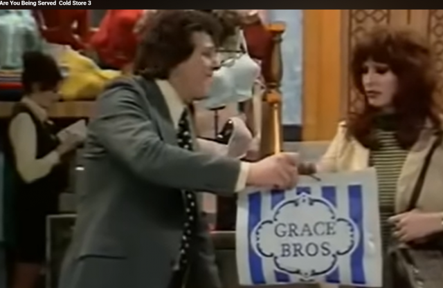 Tas Grace Brothers.…